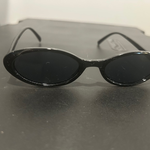 Black Oval Sunglasses lightweight